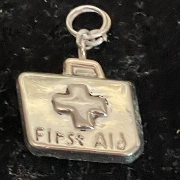 1” gold tone “First Aid” charm/pendant‎ with jump loop - Picture 1 of 5